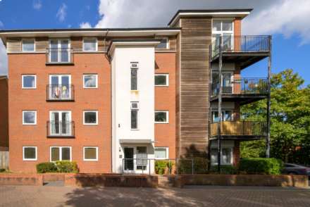 Meadow Way, Caversham, Image 12