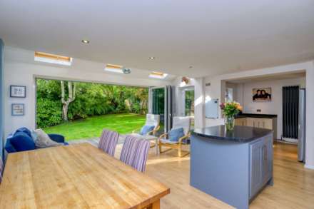 Woodberry Close, Caversham, Image 2
