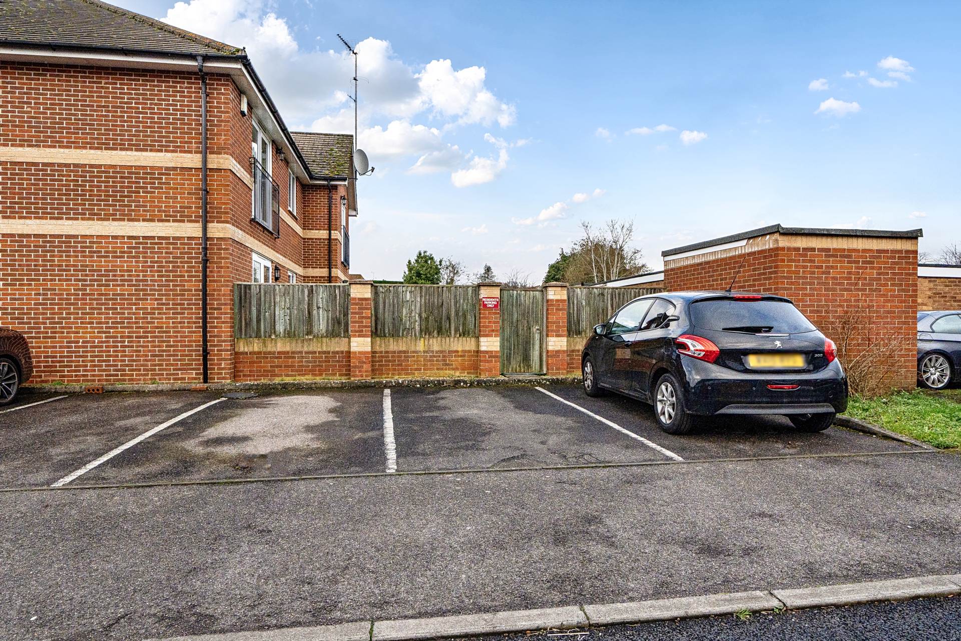 Cavendish Court, Emmer Green, Image 12