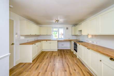 Ian Mikardo Way, Caversham, Image 2