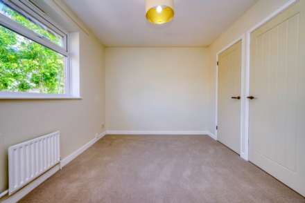 Ian Mikardo Way, Caversham, Image 9
