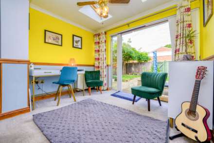 Oakfields Close, Ecchinswell, Image 2