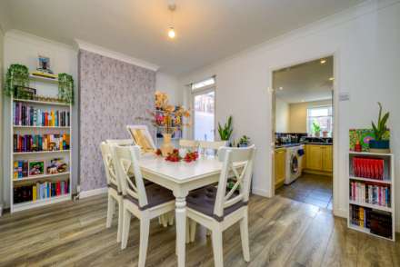 Gosbrook Road, Caversham, Image 3