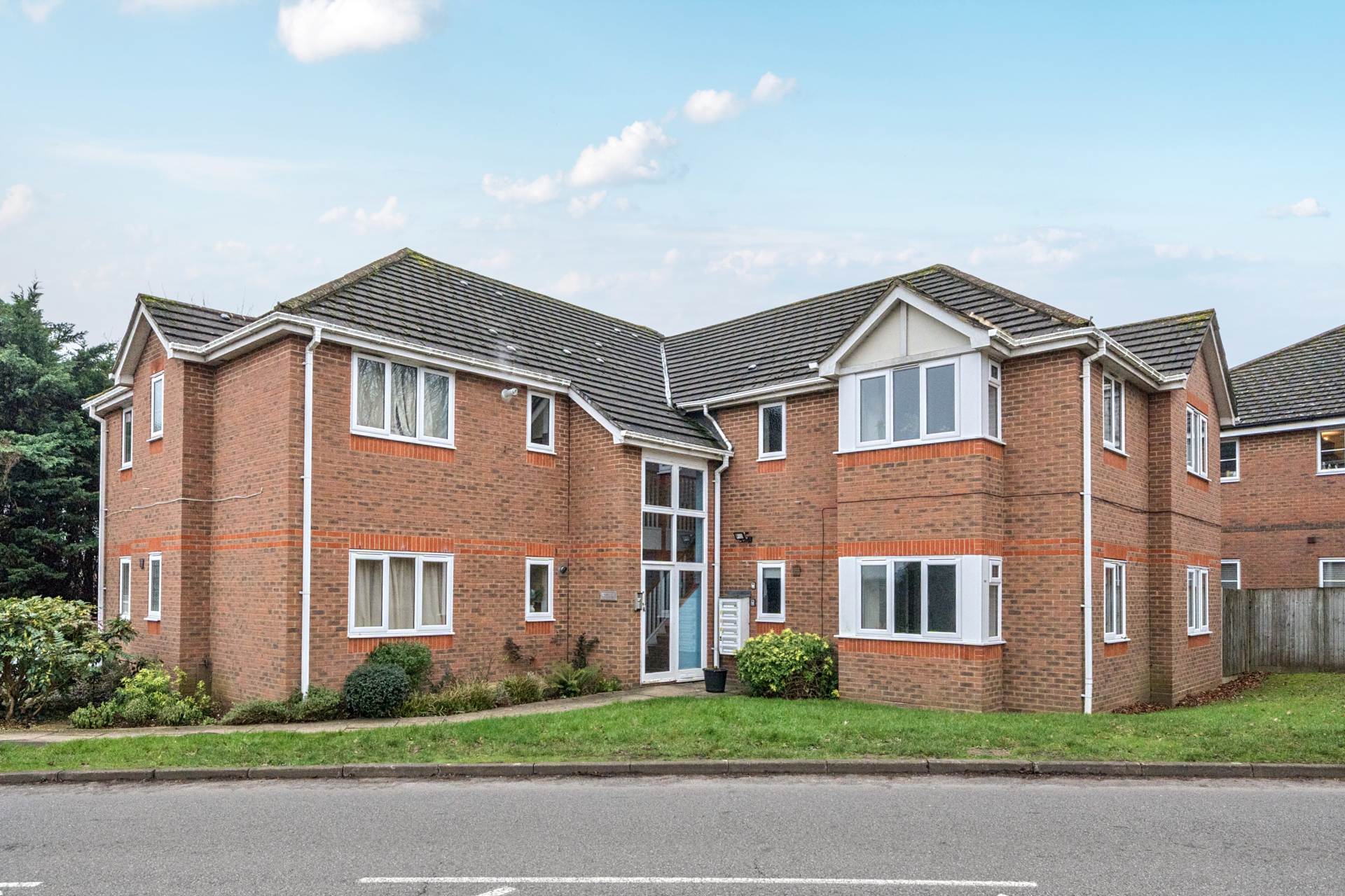 Lowfield Road, Caversham Park, Image 1