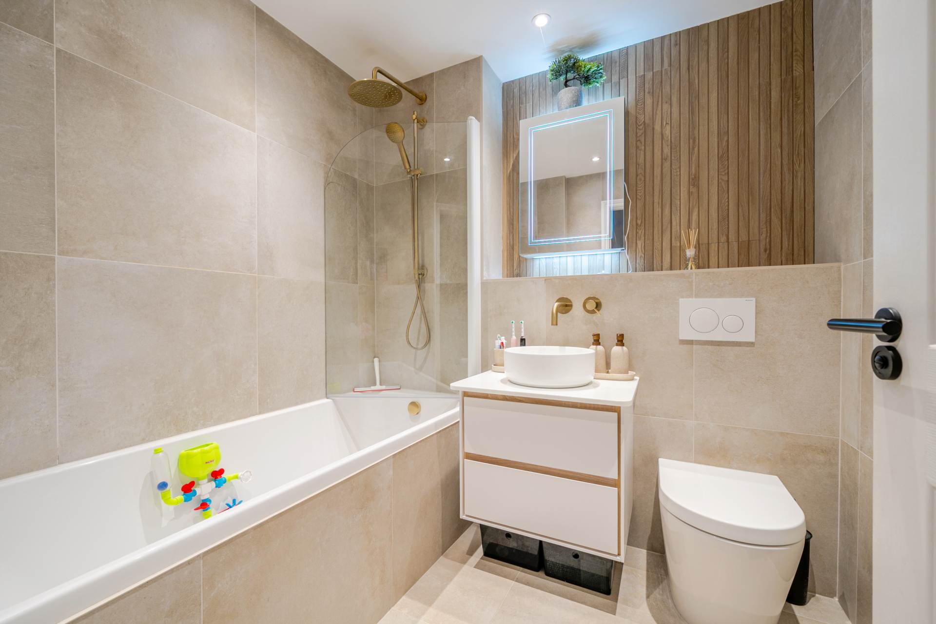 Lowfield Road, Caversham Park, Image 3