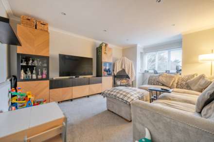 Lowfield Road, Caversham Park, Image 5