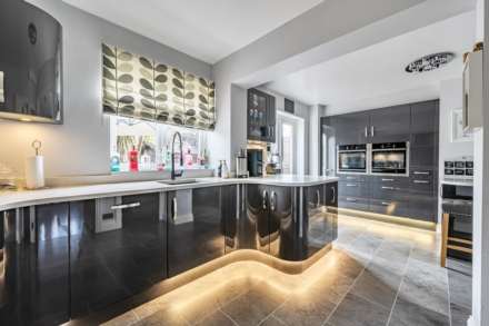 Peppard Road, Emmer Green, Image 9