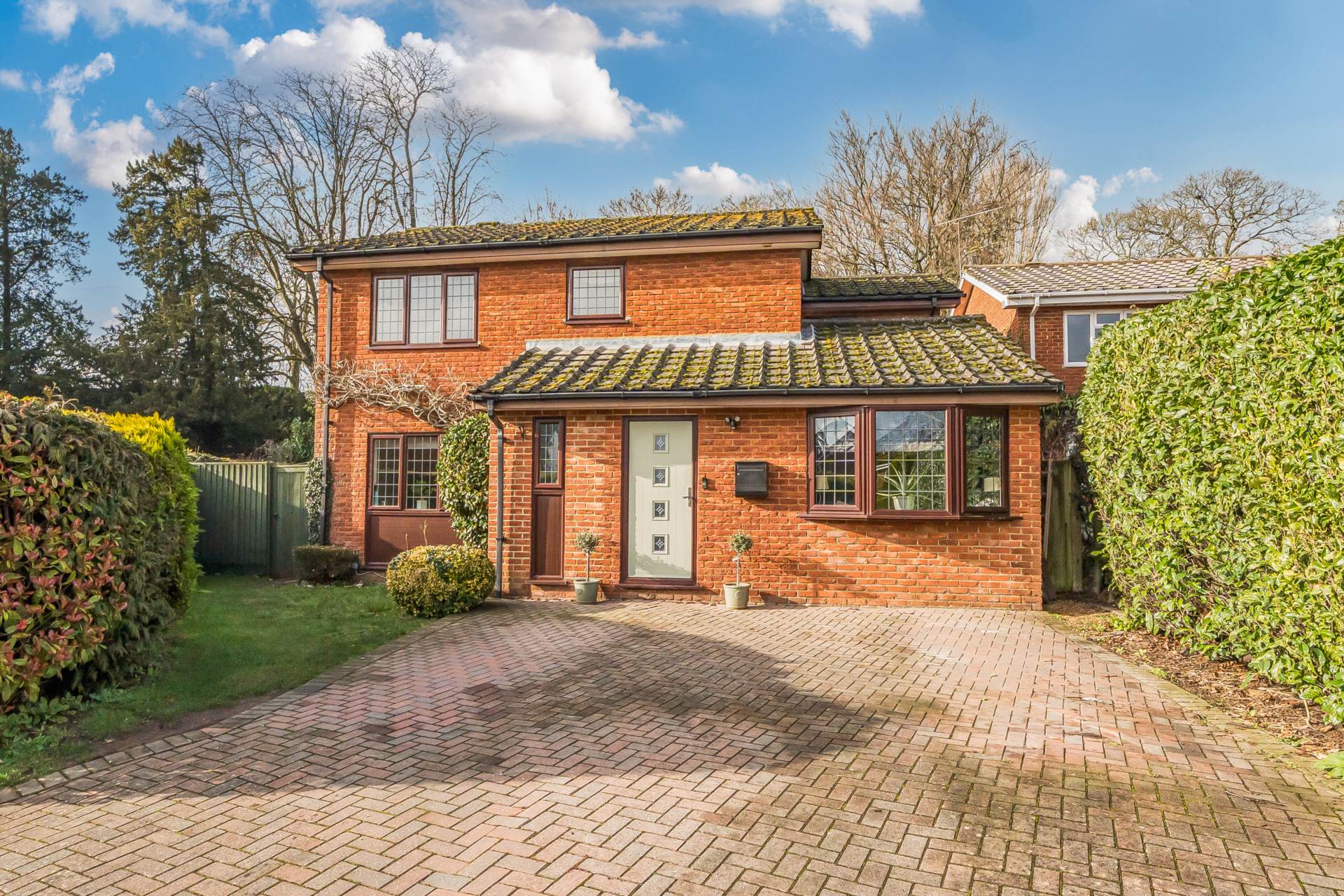 Cedarwood Crescent, Caversham, Image 1