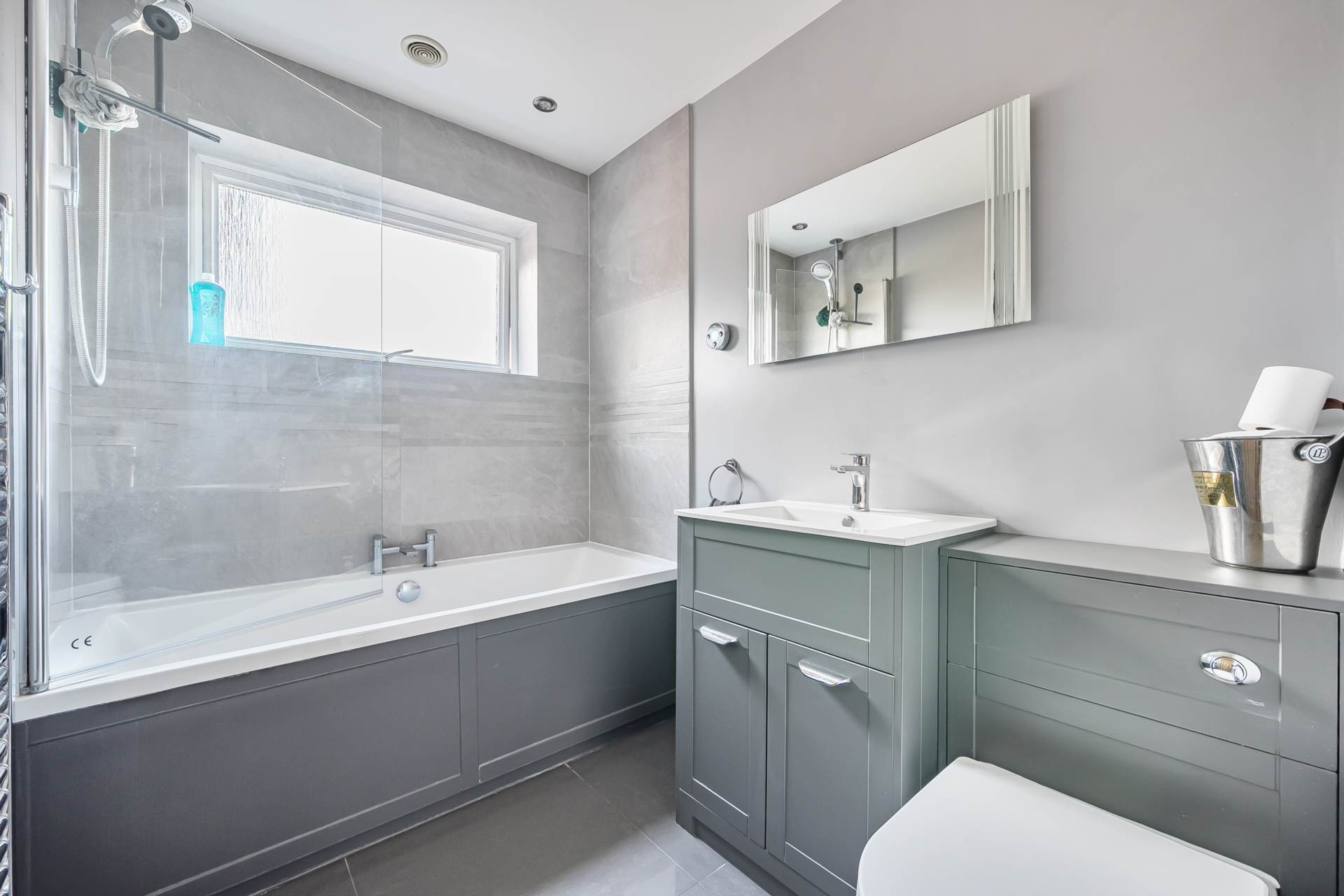 Cedarwood Crescent, Caversham, Image 16