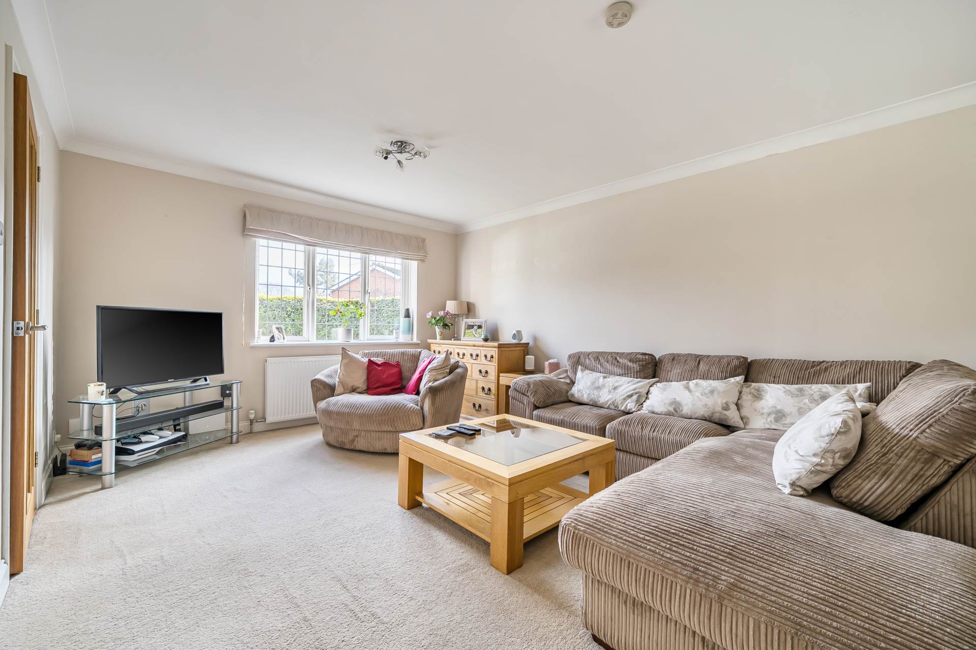 Cedarwood Crescent, Caversham, Image 3