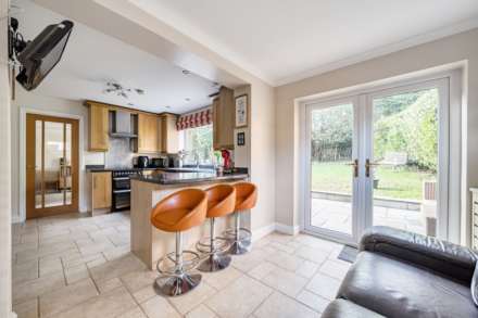 Cedarwood Crescent, Caversham, Image 6