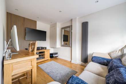 Cedarwood Crescent, Caversham, Image 8