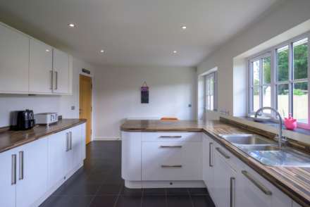 Grove Road, Emmer Green, Image 11