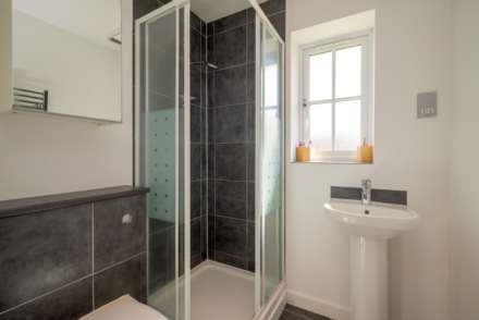 Grove Road, Emmer Green, Image 13