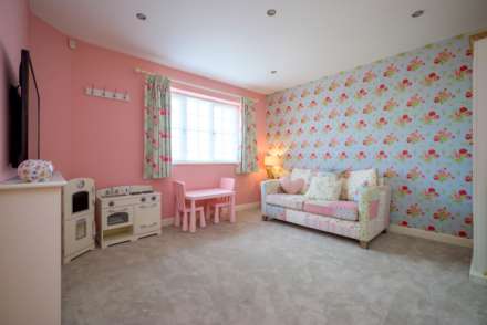 Grove Road, Emmer Green, Image 14