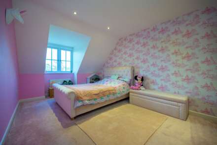 Grove Road, Emmer Green, Image 17