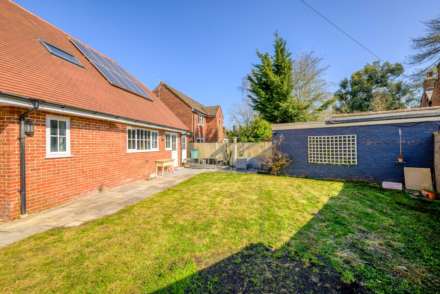 Grove Road, Emmer Green, Image 22