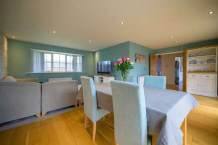 Grove Road, Emmer Green, Image 7