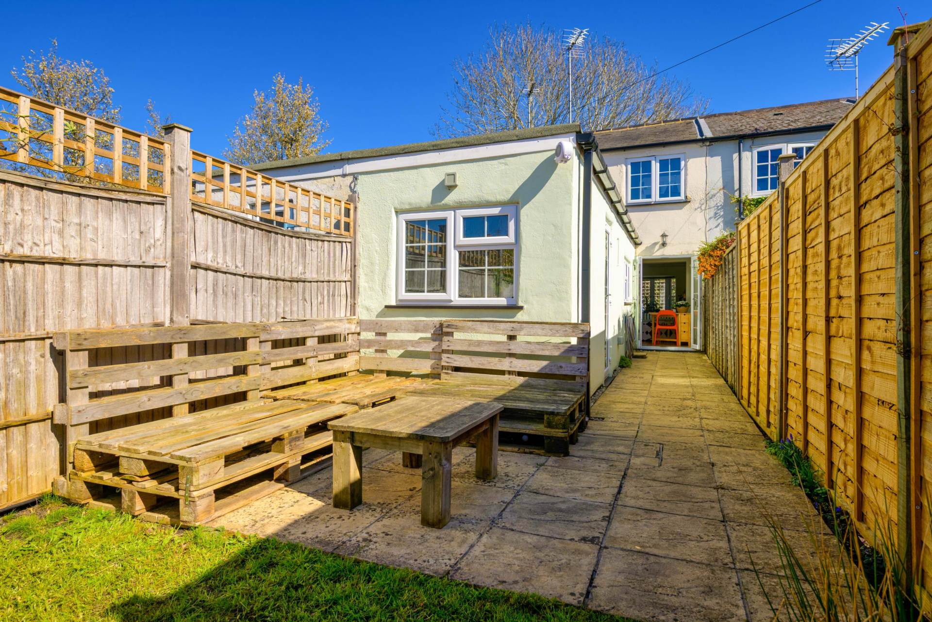 Kidmore End, Emmer Green, Image 17