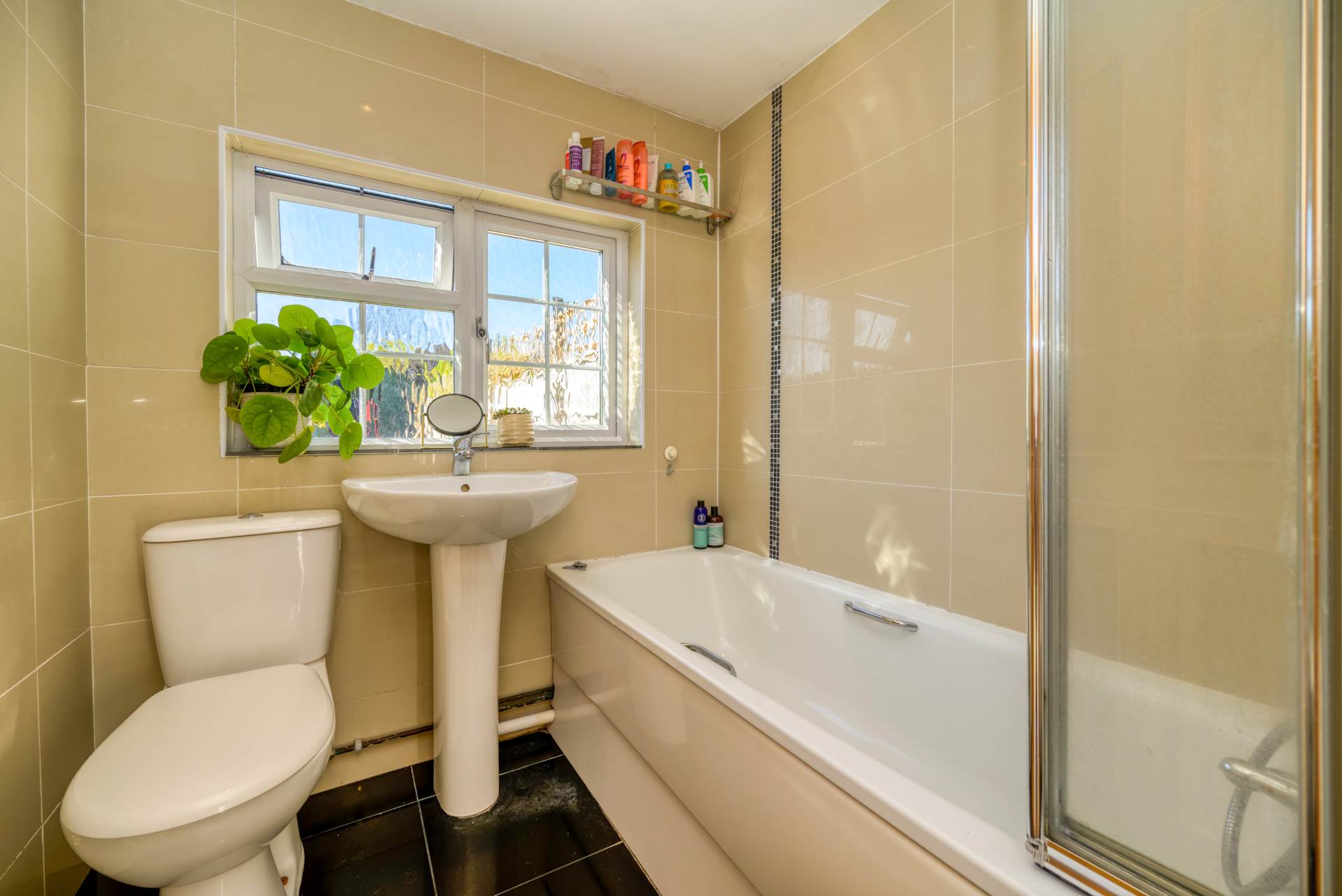 Kidmore End, Emmer Green, Image 9