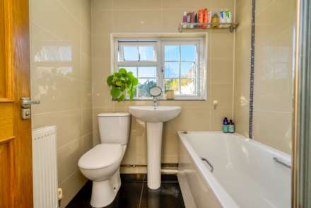 Kidmore End, Emmer Green, Image 10