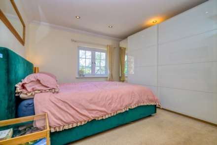 Kidmore End, Emmer Green, Image 11