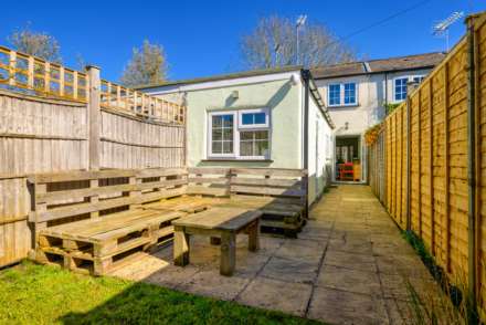 Kidmore End, Emmer Green, Image 17