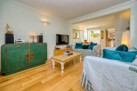 Kidmore End, Emmer Green, Image 6