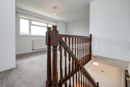 Talbot Close, Caversham, Image 25
