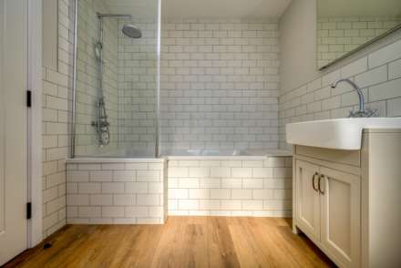 Henley Road, Caversham, Image 16