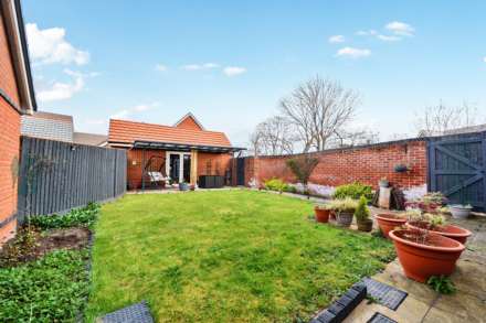 Bays Crescent, Reading, Image 17