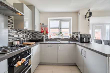 Bays Crescent, Reading, Image 5