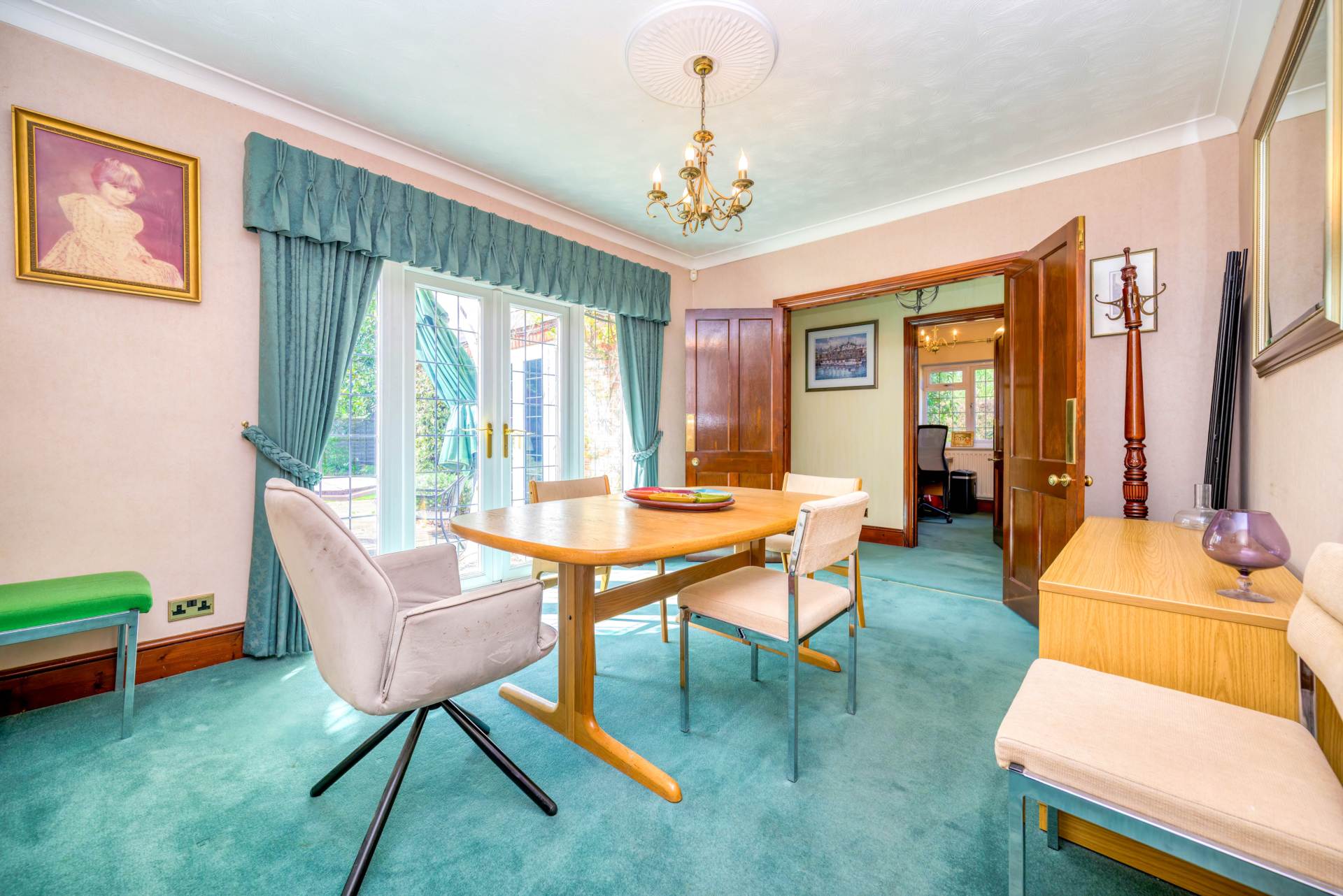 Thompson Walk, Calcot, Image 11