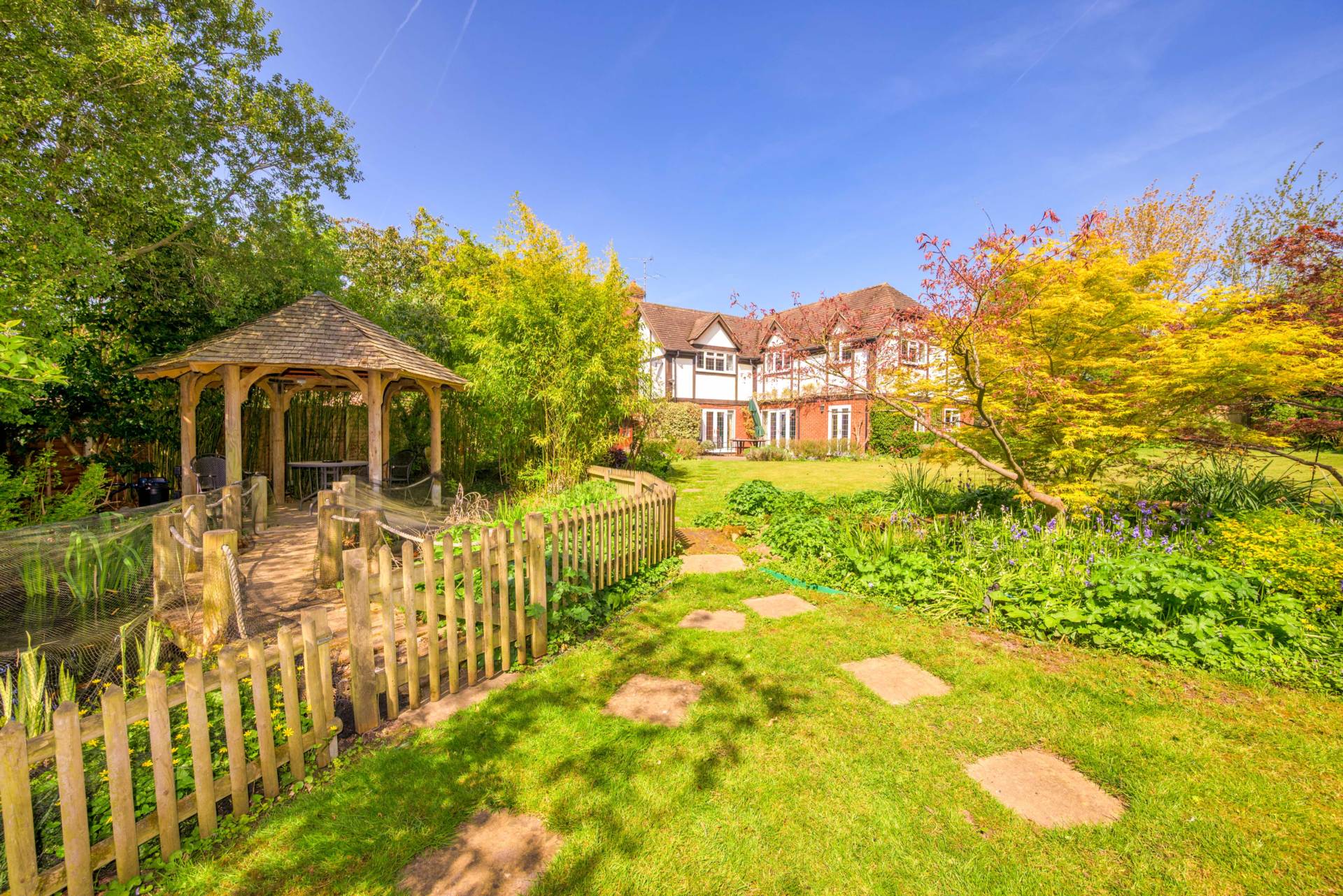 Thompson Walk, Calcot, Image 28