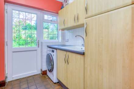 Thompson Walk, Calcot, Image 15