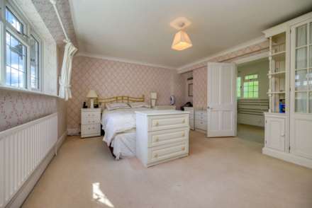 Thompson Walk, Calcot, Image 17