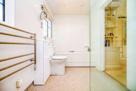 Thompson Walk, Calcot, Image 18