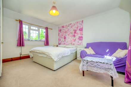 Thompson Walk, Calcot, Image 21