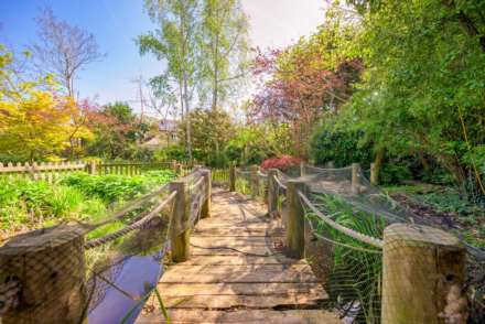 Thompson Walk, Calcot, Image 24