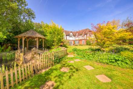 Thompson Walk, Calcot, Image 28