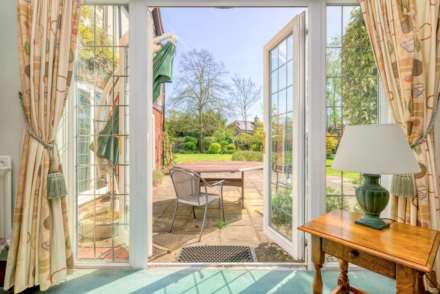 Thompson Walk, Calcot, Image 7