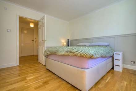 Lesley Court, Reading, Image 10