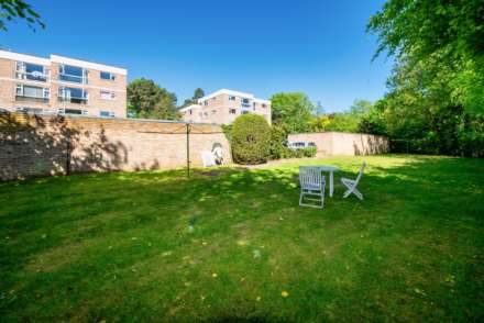 Lesley Court, Reading, Image 13