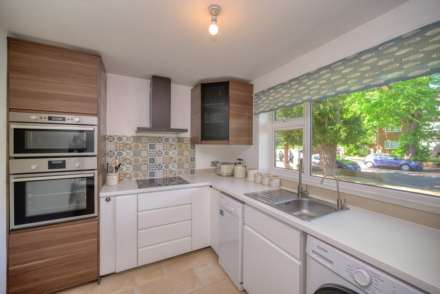 Lesley Court, Reading, Image 2