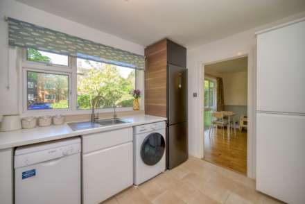 Lesley Court, Reading, Image 3