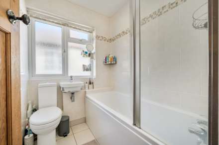 Cawsam Gardens, Caversham, Image 12