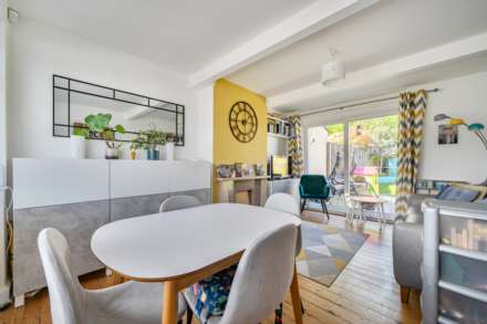 Cawsam Gardens, Caversham, Image 3