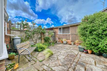 Ellesmere Close, Reading, Image 17