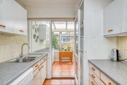 Ellesmere Close, Reading, Image 7