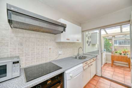 Ellesmere Close, Reading, Image 9